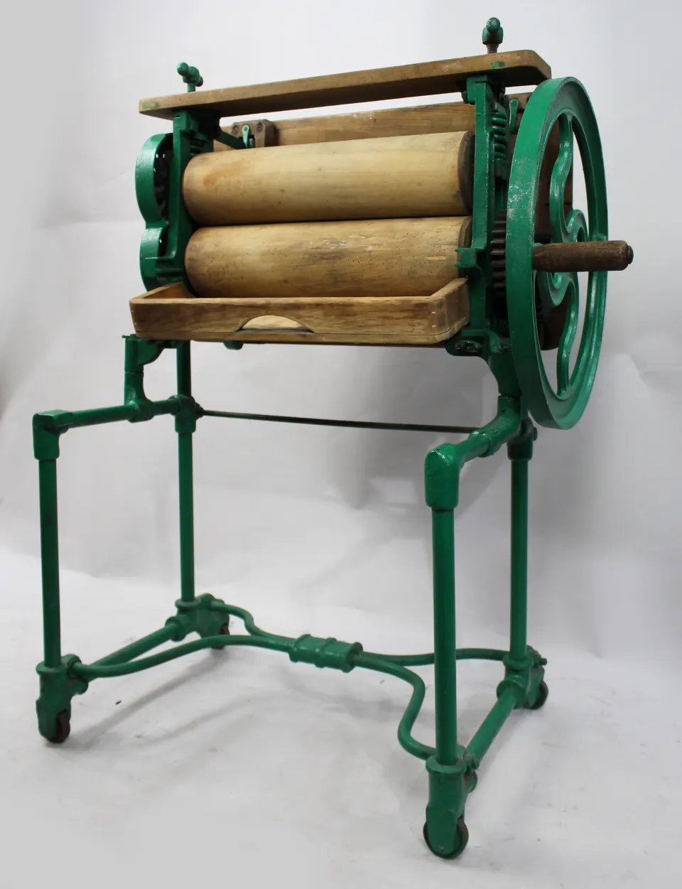 Antique CWS Ironworks Keighley Mangle