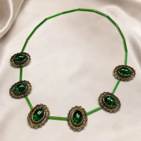 Vintage-Style Green Statement Necklace with Ornate Oval Cabochons