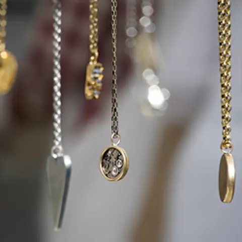 Collection of Fine Jewellery | Rings, Necklaces, Bracelets & Earrings | No Reserve | Delivery Available