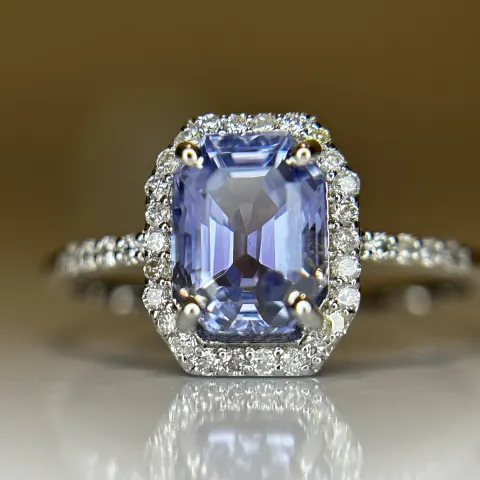 Beautiful 1.75 CT Unheated Ceylon Cornflour Blue Sapphire Diamonds & 18k Gold