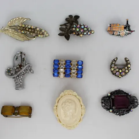 Set of 9 Vintage Brooches