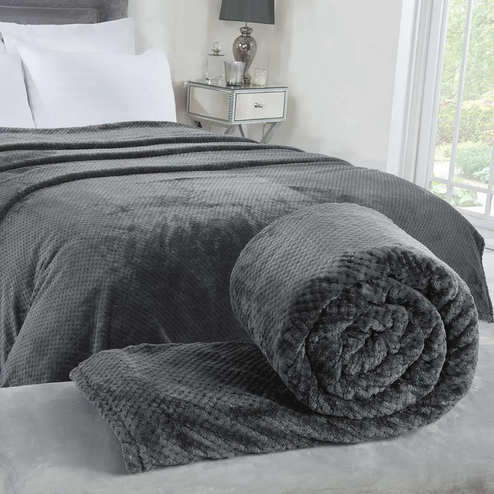 Sleepdown Luxury Charcoal Waffle Fleece Throw 130 X 160cm