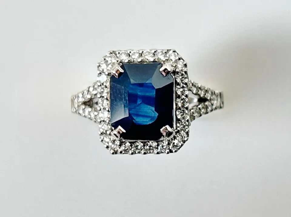 Beautiful 3.50CT Ceylon Blue Sapphire  Diamonds & 18k White Gold