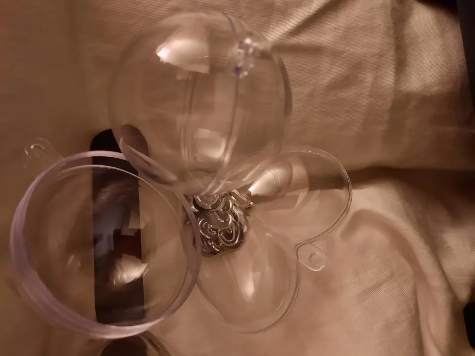 Plastic Reusable Round Baubles x 100. Fillable
