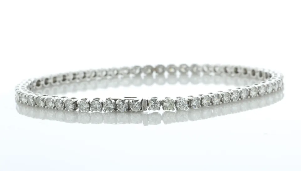 18ct White Gold Tennis Diamond Bracelet 4.73 Carats