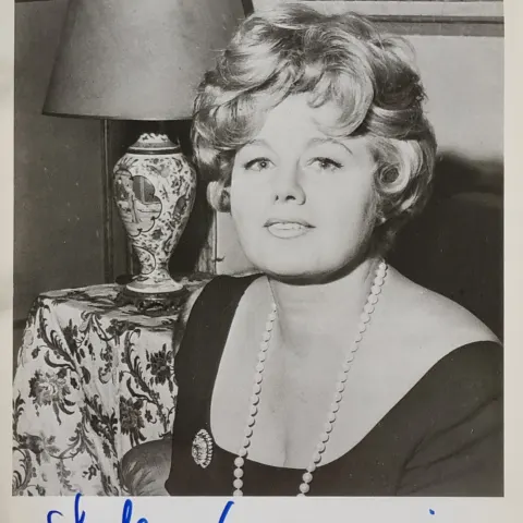 Shelley Winters Original Signature