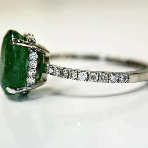 Beautiful 2.60 CT Natural Emerald Ring With Natural Diamonds & Platinum 950