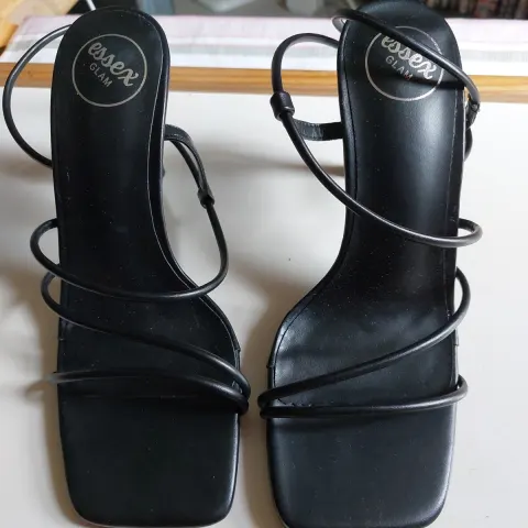 Essex Glam Sandals Black UK 4