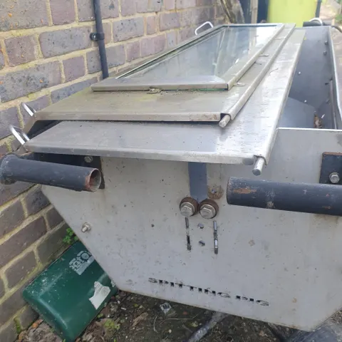 Spitting Pig Spit Roast. Gas powered