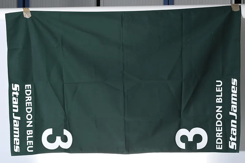 Edredon Bleu number cloth from King George VI Chase at Kempton Park, December 2004