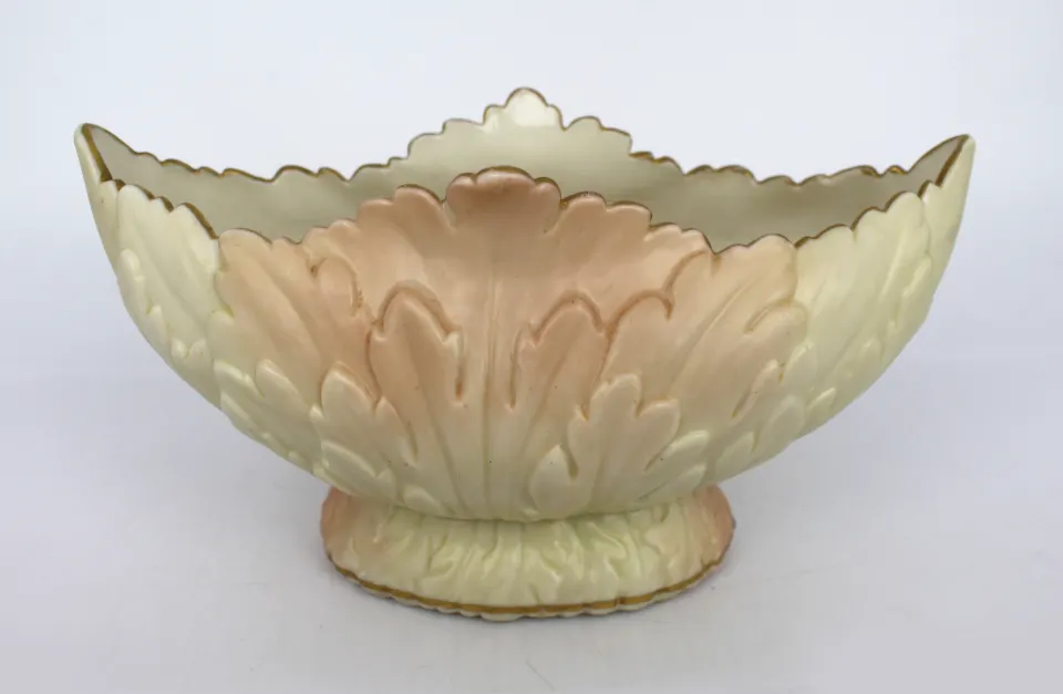 Locke & Co. Worcester Leaf Vase c.1910