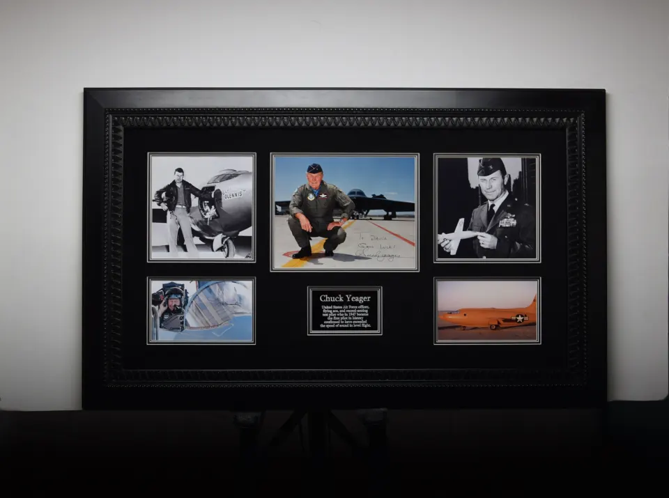 CHUCK YEAGER original signature presentation.