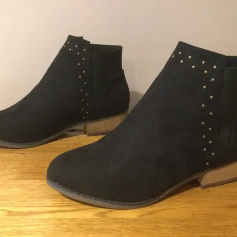 Dolcis “Wendy” Low Heel Ankle Boots, Size 4, Black - New RRP £45.99
