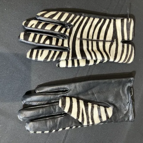 Dents Zebra gloves worn by Vanessa Hudgens