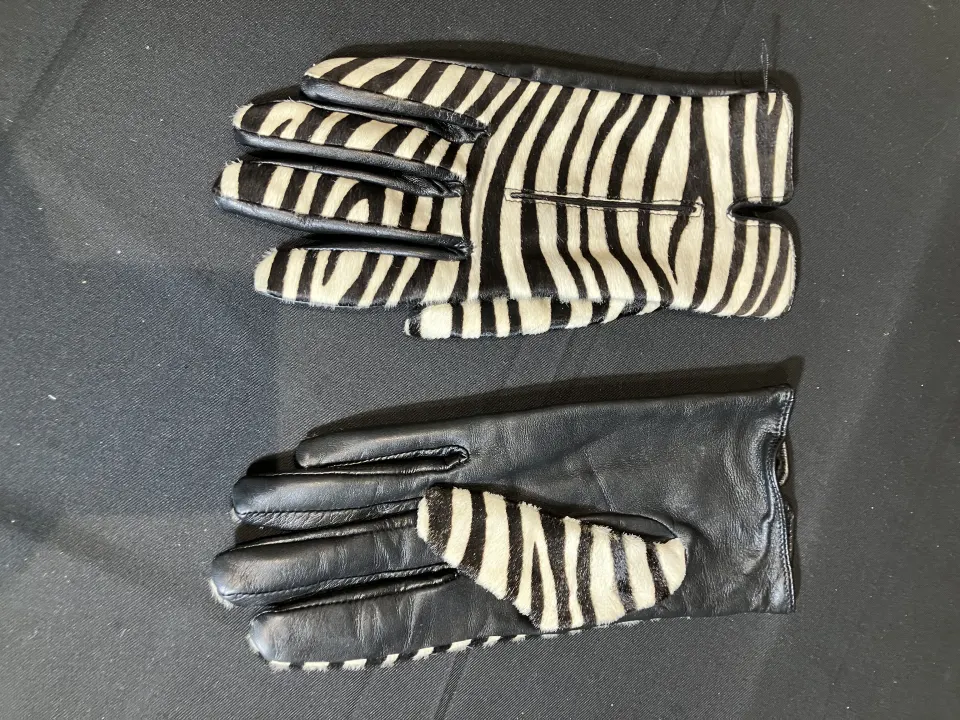 Dents Zebra gloves worn by Vanessa Hudgens