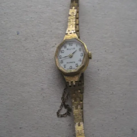 Vintage Ladies Avia Quartz Watch