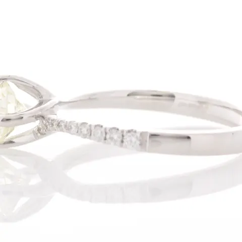 18ct White Gold Diamond Ring With Stone Set Shoulders 0.87 Carats