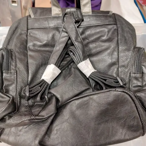 Black Pineapple bag with pockets