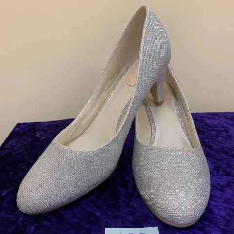 Designer shoes silver size 40 Code 190