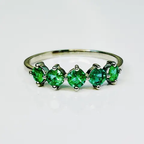 Beautiful Natural Emerald Ring & Platinum 950