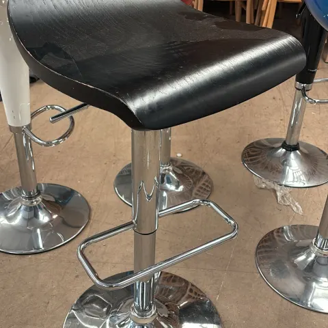 4 x Black Wooden Adjustable Seat Low / High Chairs