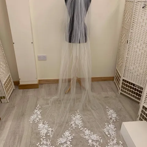 Richard Designs veil