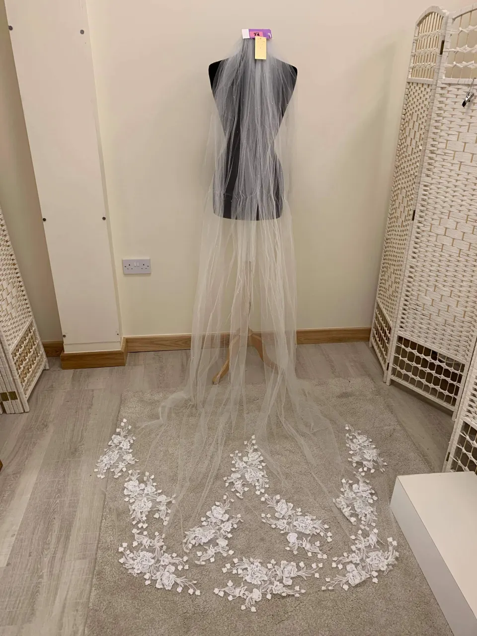 Richard Designs veil