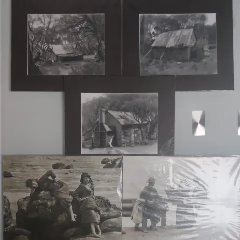 A lovely collection of 5 x prints depicting scenes and people from Australia circa
