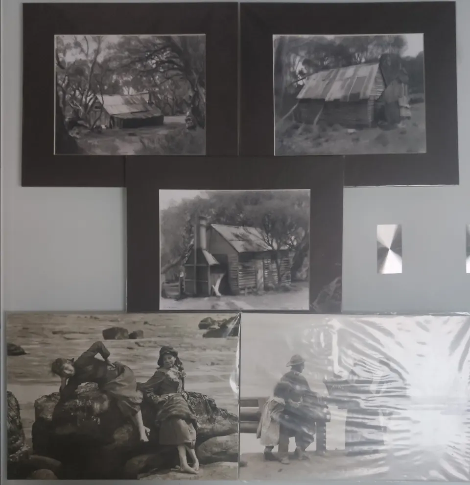 A lovely collection of 5 x prints depicting scenes and people from Australia circa