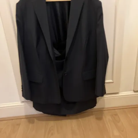 Ladies suit