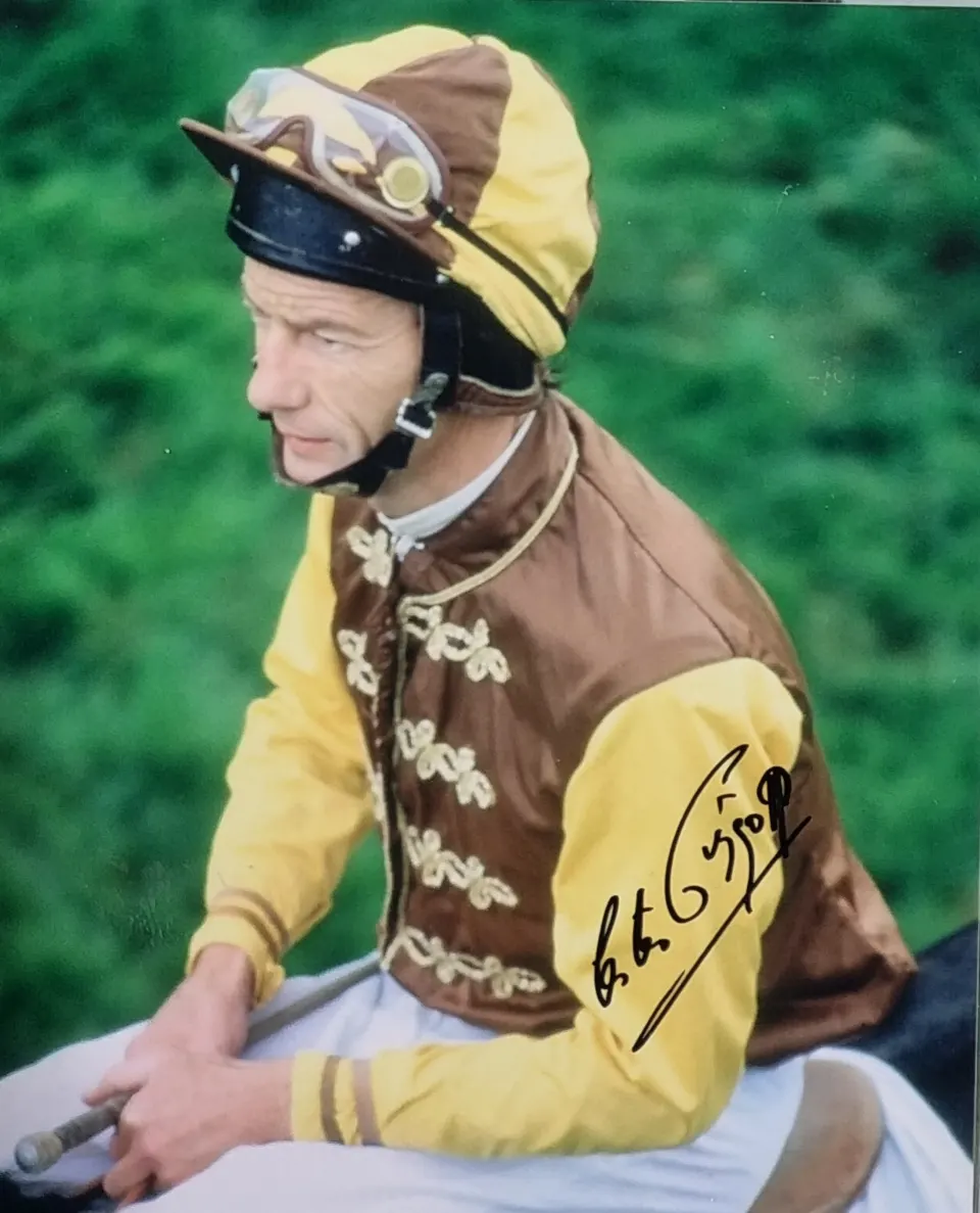 Lester Piggott Original Signature