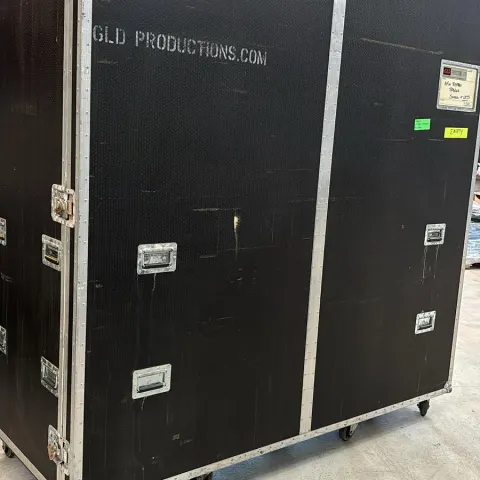 Massive Flight Case on castors size 85 cm x 230 cm x 226 cm