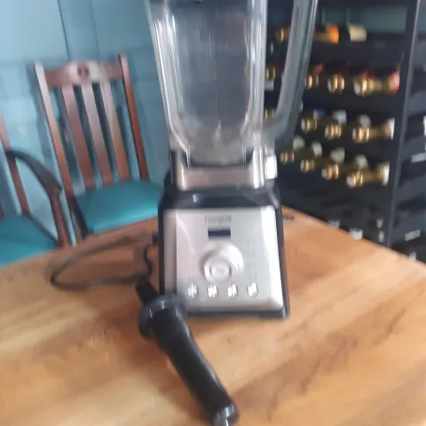 Food processor. Liquidise, blender