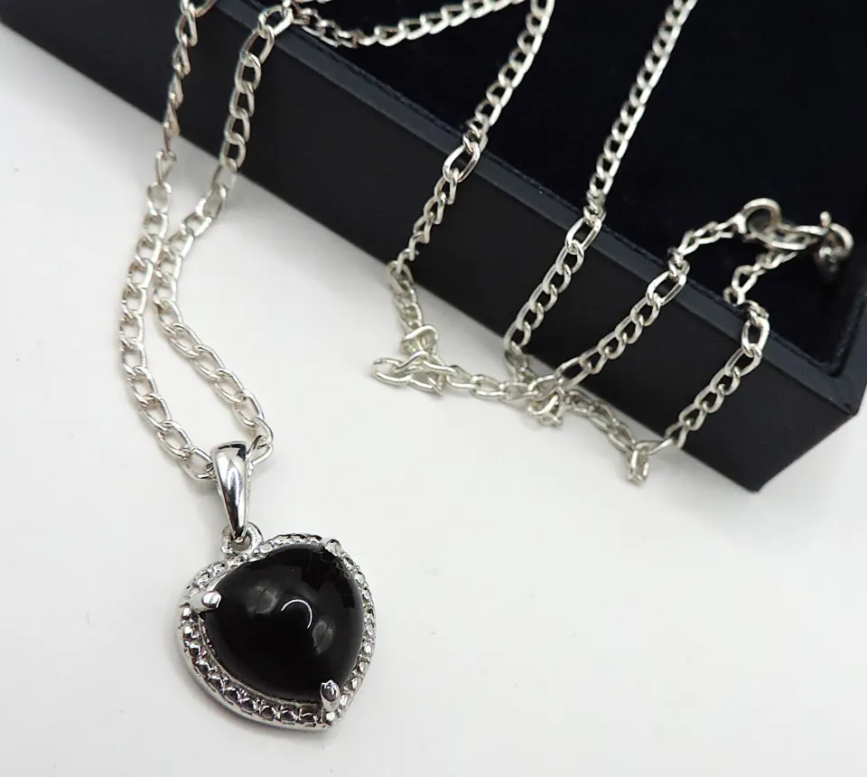 Sterling Silver Whitby Jet Heart Necklace New With Gift Pouch