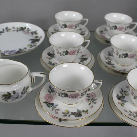 Royal Worcester June Garland 6 Place Tea Service