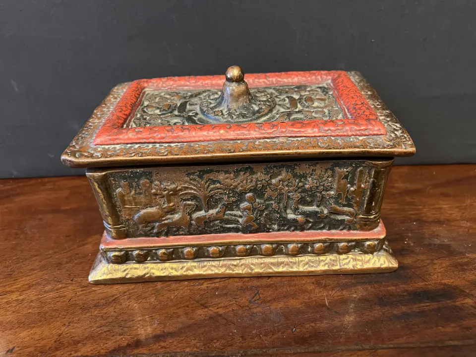 Decorative pottery casket