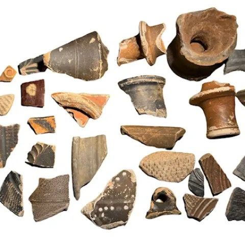 17th Century Pottery Fragments, Thames Foreshore (£7 Post, £20 International Post)