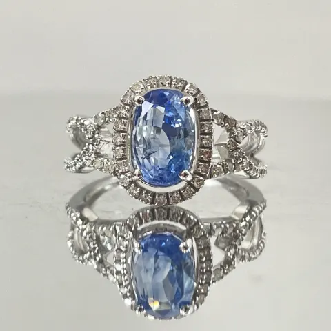 Beautiful 3.16 CT Natural Ceylon Cornflour Blue Sapphire  Diamonds & 18k Gold