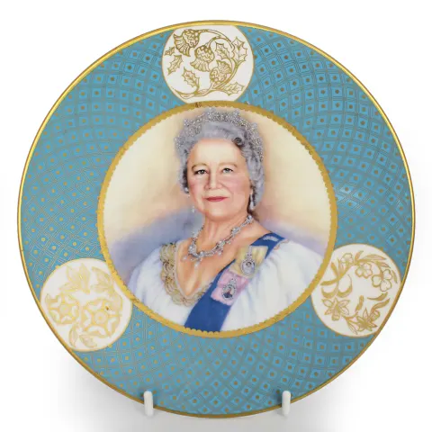 Royal Worcester The Queen Mother Cabinet Plate