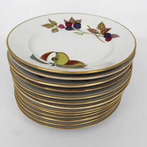 Set of 12 Royal Worcester Evesham 6 1/2 inch Tea/Side Plates