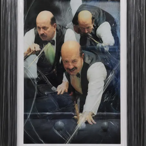 Willie Thorne Hand Signed Framed Photo With Certificate of Authenticity - No Reserve
