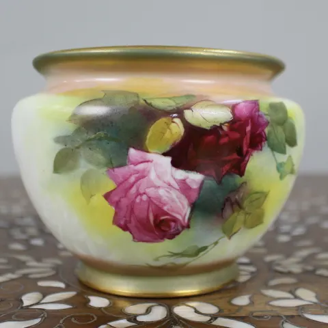 Antique Royal Worcester Hand-Painted Rose Vase – F132 (Date Code 1912)