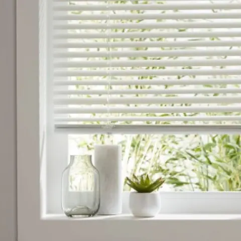 11 X Studio White Aluminium Venetian Blinds 180 X 180cm RRP 35.00 ea