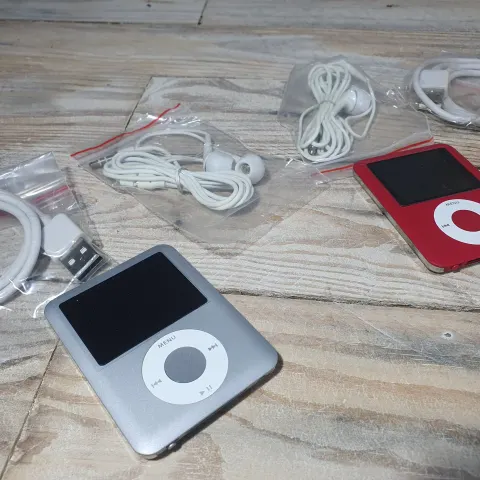 2 x Ipod 8gb Nano MP3 Player and Earbuds Brand New Rrp £140