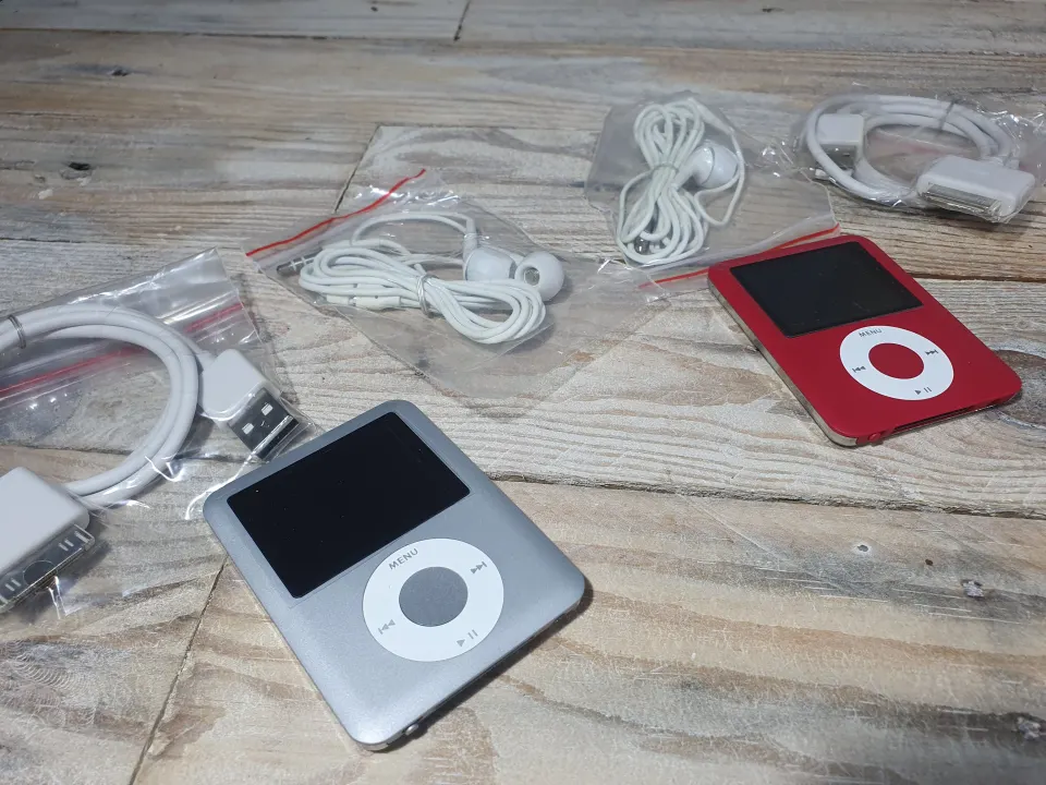 2 x Ipod 8gb Nano MP3 Player and Earbuds Brand New Rrp £140