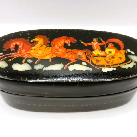 Vintage Russian Hand Painted Lacquer Box Artist Signed