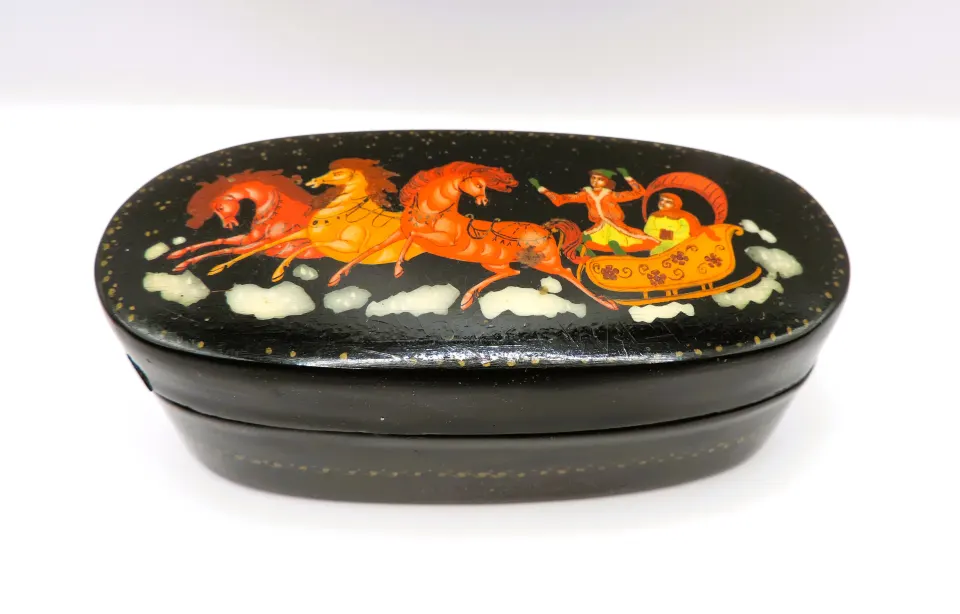 Vintage Russian Hand Painted Lacquer Box Artist Signed