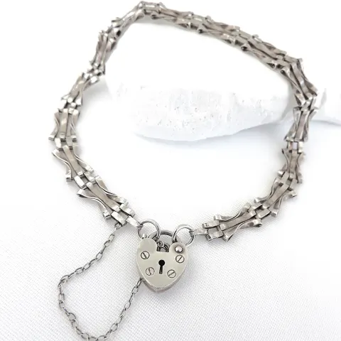 Vintage Sterling Silver Heart Padlock Gate Bracelet