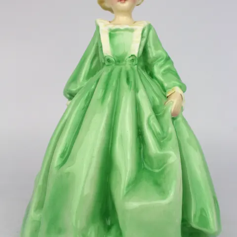 Royal Worcester Figurine Green Grandmothers Dress