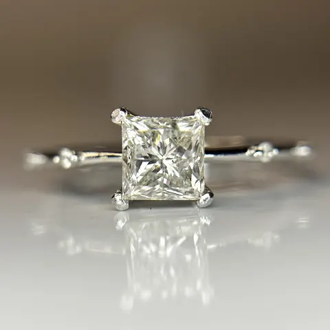 Beautiful 1.07ct Princess Cut Untreated Natural Solitaire Diamond & 18k Gold